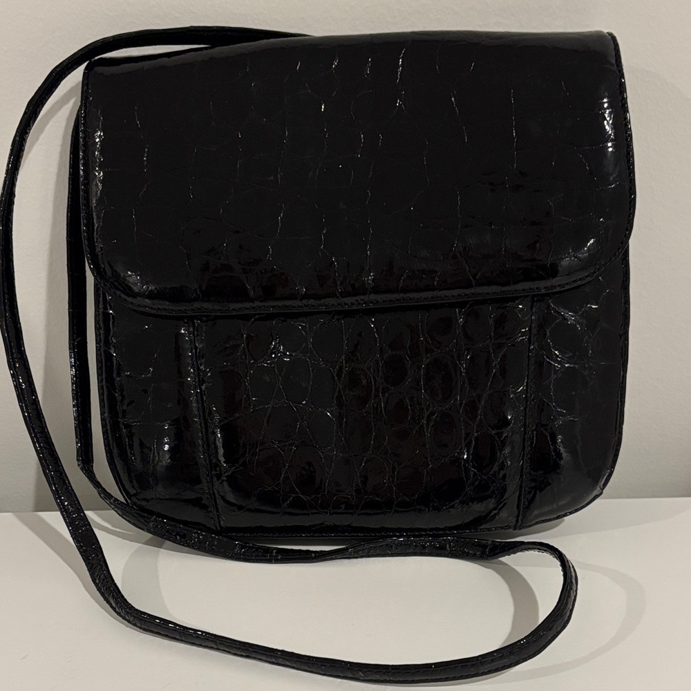 ROBERTO CAPUCCI Italian crossbody convertible
Purse - Picture 3 of 15
